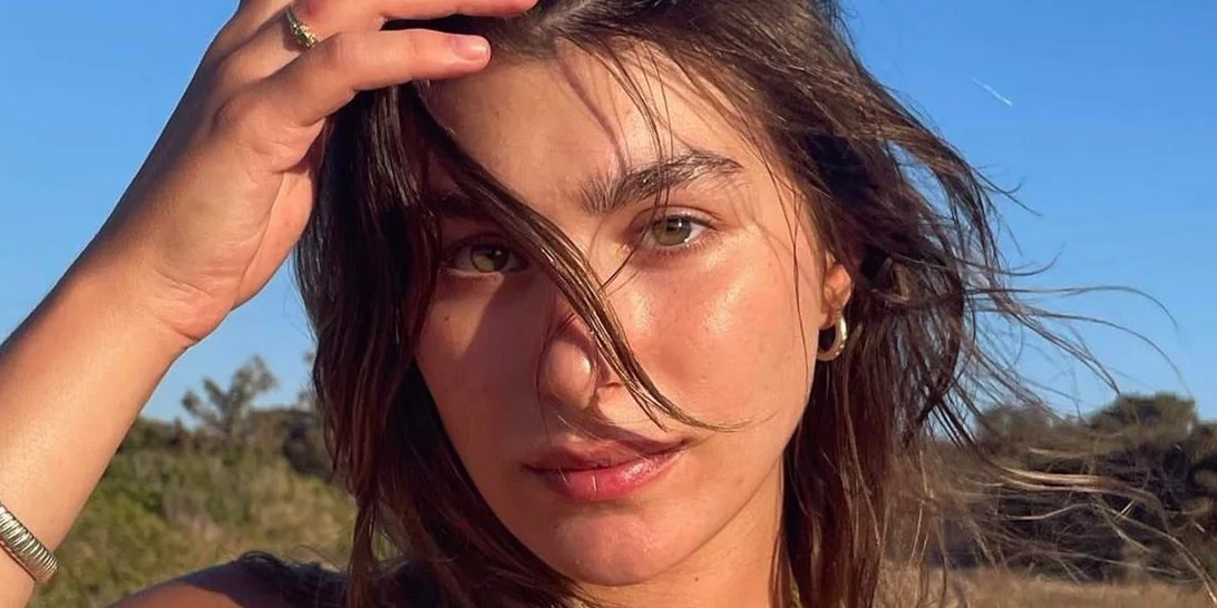 Χρύσα Μιχαλοπούλου | Ποζάρει με αλάτια στα μαλλιά στην πιο καλοκαιρινή και ανέμελη φωτογραφία