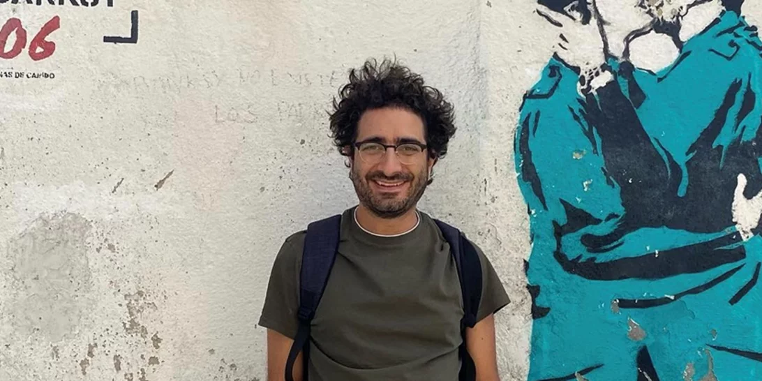 Λάμπρος Φισφής |Έχω φάει σοβαρό bullying ως παιδί - Λες κι ο Θεός με έφτιαχνε και είπε "Καλή τύχη, αν επιβιώσεις μετά την Γ' Δημοτικού θα είναι θαύμα"