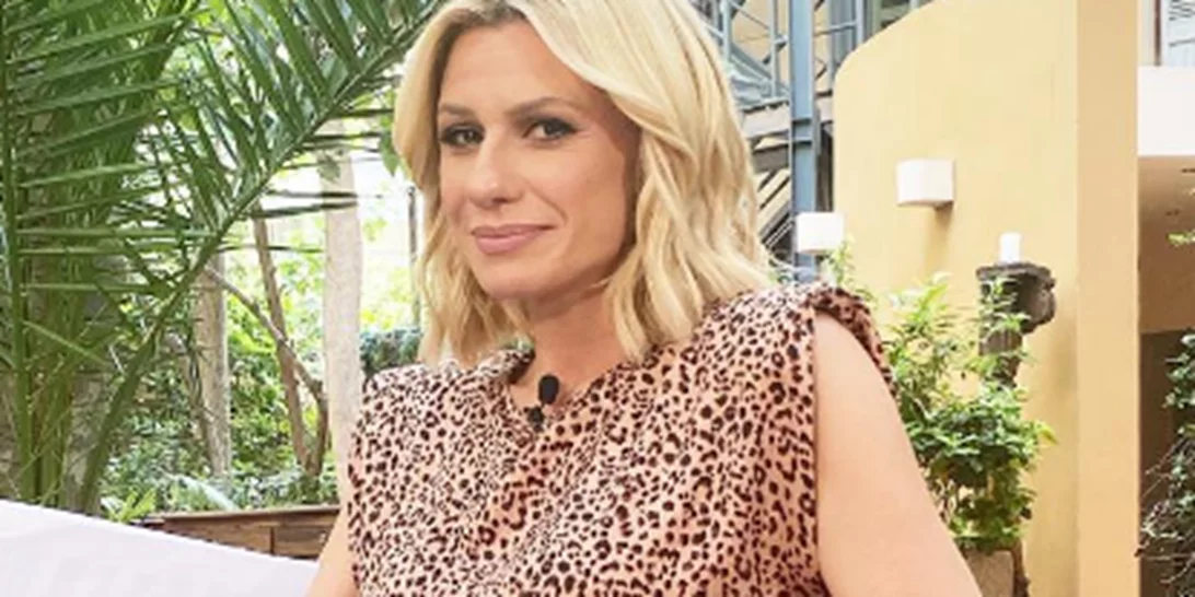 Κατερίνα Καραβάτου | Το γραφείο της θυμίζει τροπικό νησί