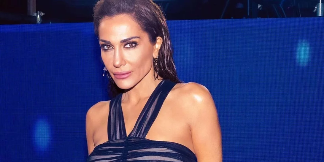 Η Δέσποινα Βανδή το 2004 | Το εντυπωσιακό look της πάνω στη σκηνή που έχει μείνει αξέχαστο