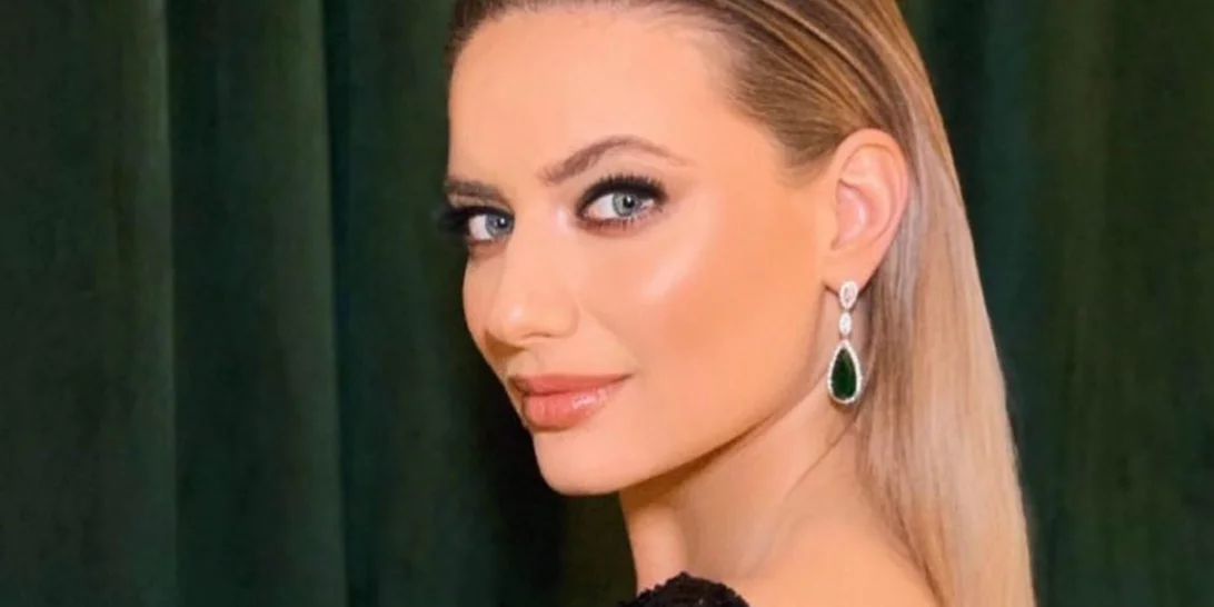 Ντόρα Μακρυγιάννη | Το νέο κούρεμα και χρώμα στα μαλλιά της ανήκουν στις top τάσεις του φθινοπώρου