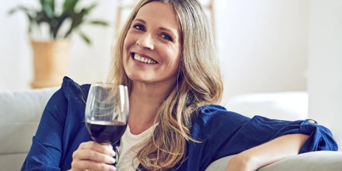 Πιθανή προστατευτική επίδραση της χαμηλής έως μέτριας κατανάλωσης κρασιού σε άτομα με κίνδυνο καρδιαγγειακής νόσου