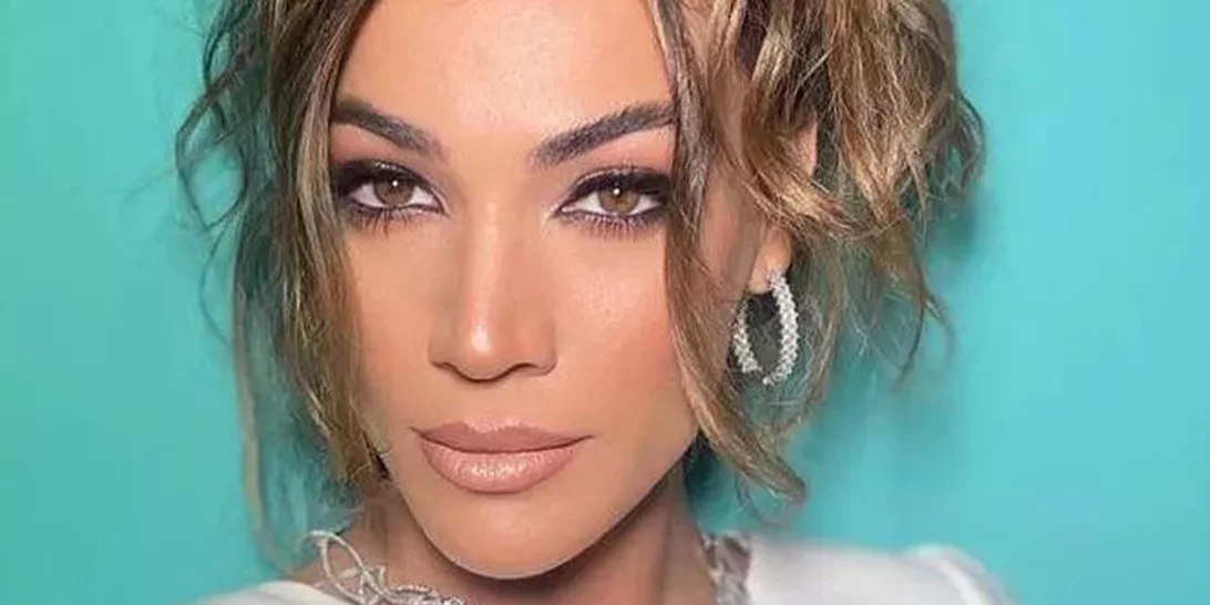 Η Ήβη Αδάμου μάς συστήνει την κούκλα αδερφή της και τη νεότατη μαμά της