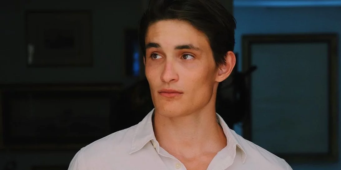 Aurélien Enthoven | Ο 21χρονος γιος της Carla Bruni έκανε το ντεμπούτο του στην πασαρέλα