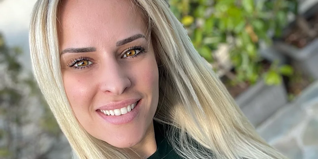 Στο κομμωτήριο η Έλενα Ασημακοπούλου | Έκανε την πιο αναζωογονητική αλλαγή στα μαλλιά της