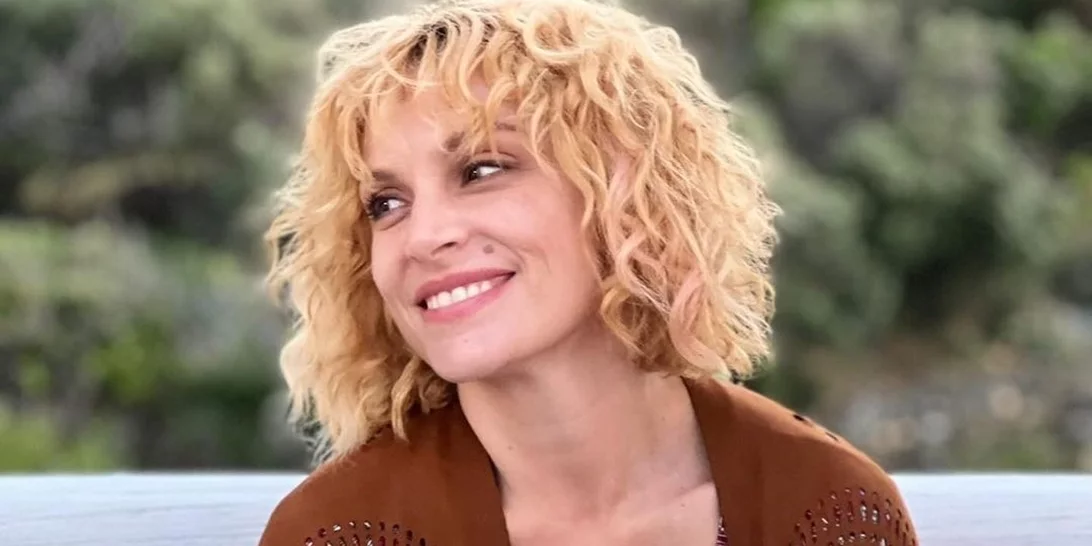 Η Ελεωνόρα Ζουγανέλη φόρεσε το μαγιό της και πήγε στην παραλία |  Οι άκρως καλλιτεχνικές φωτογραφίες που λάτρεψαν οι followers της