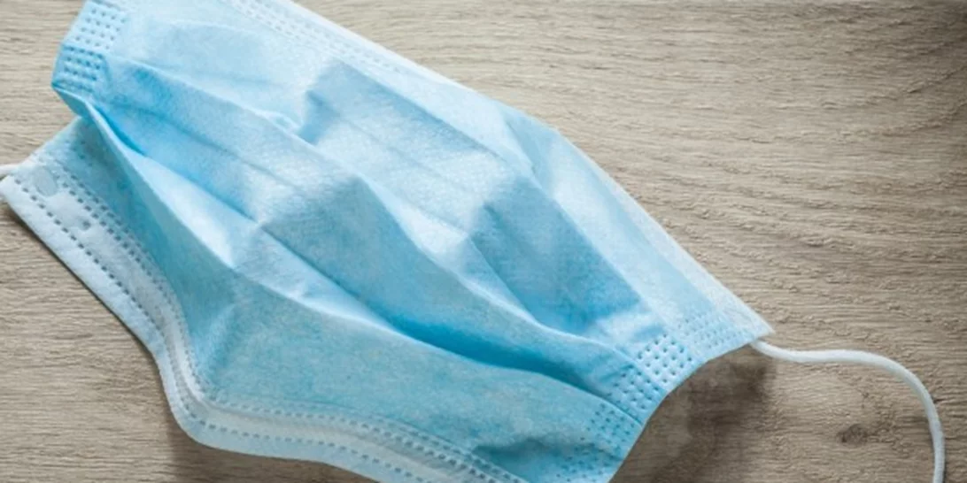 Με μάσκα και τον Μάιο στους εσωτερικούς χώρους | Δεν έχει κλειδώσει η κατάργηση από την 1η Ιουνίου, λέει ο Πλεύρης