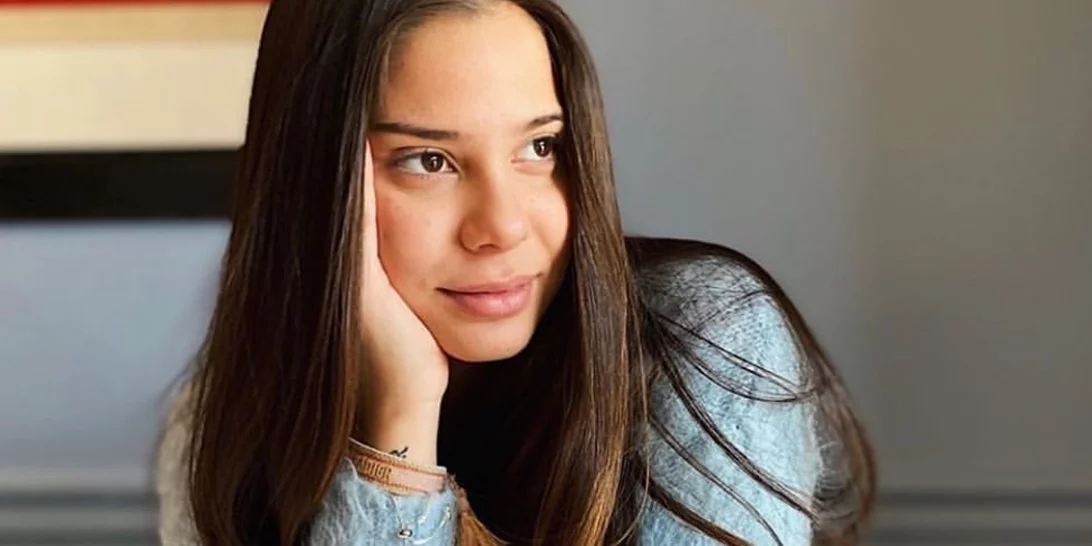 Η Αλεξάνδρα Κωστοπούλου έχει γενέθλια | Οι σπάνιες φωτογραφίες από τα παιδικά της χρόνια και οι ευχές της Τζένης Μπαλατσινού