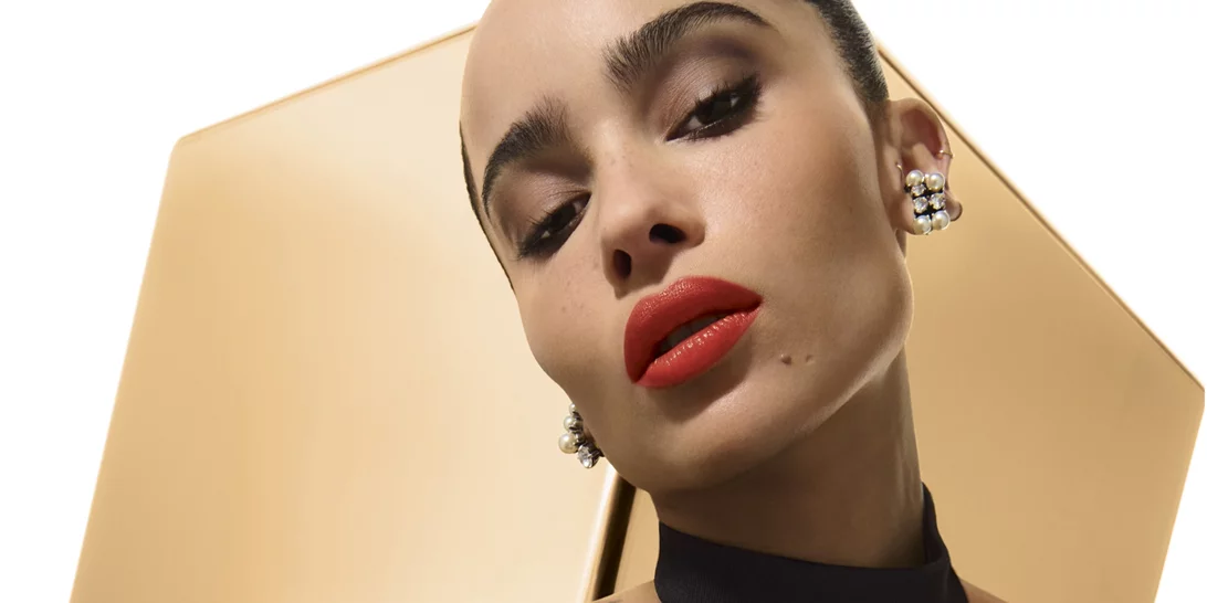 Αυτό το κραγιόν θα χαρίσει έναν αέρα "εκλεπτυσμένης πολυτέλειας" στο μακιγιάζ σου