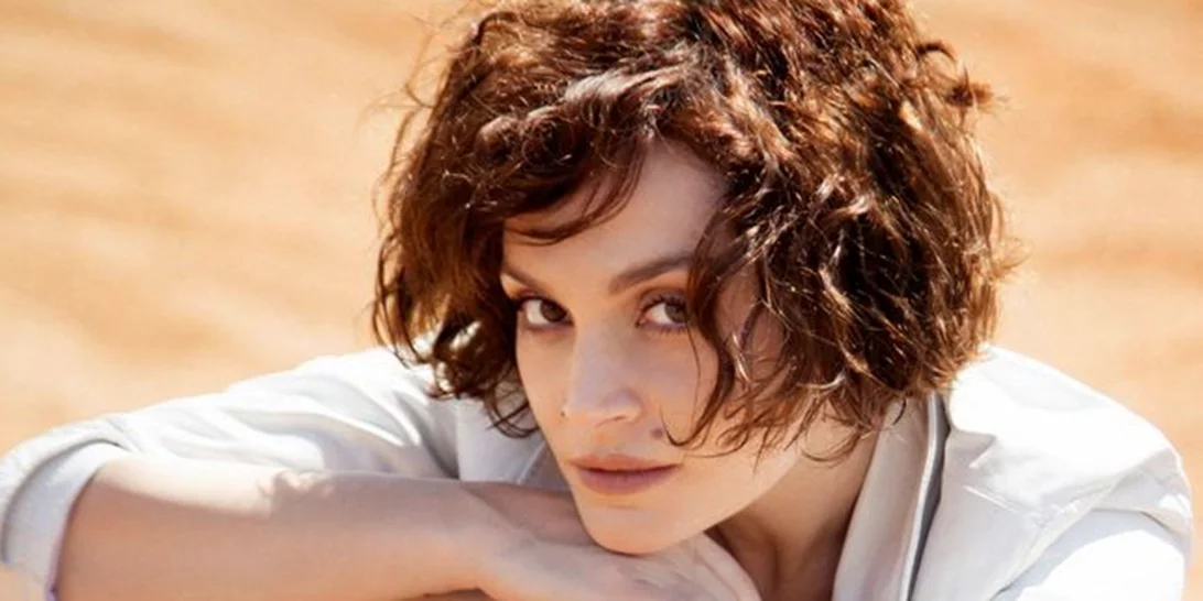 Ελεωνόρα Ζουγανέλη | "Πριν βγω στη σκηνή αναζητώ τη μοναξιά και την ησυχία"