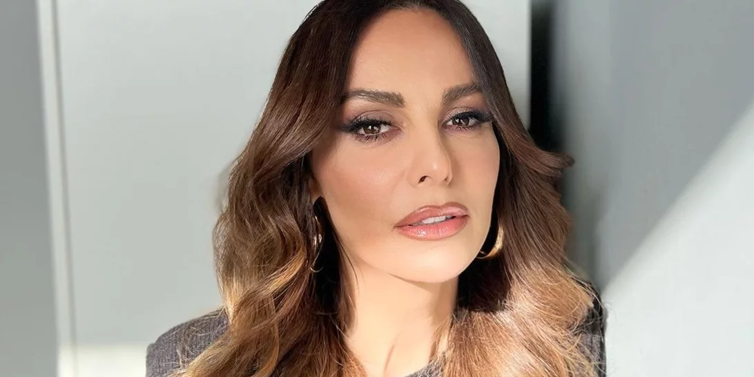 Με πιο κοντά μαλλιά από ποτέ η Μπέττυ Μαγγίρα | Έκανε το κούρεμα που χαρίζει πόντους κομψότητας σε κάθε εμφάνιση