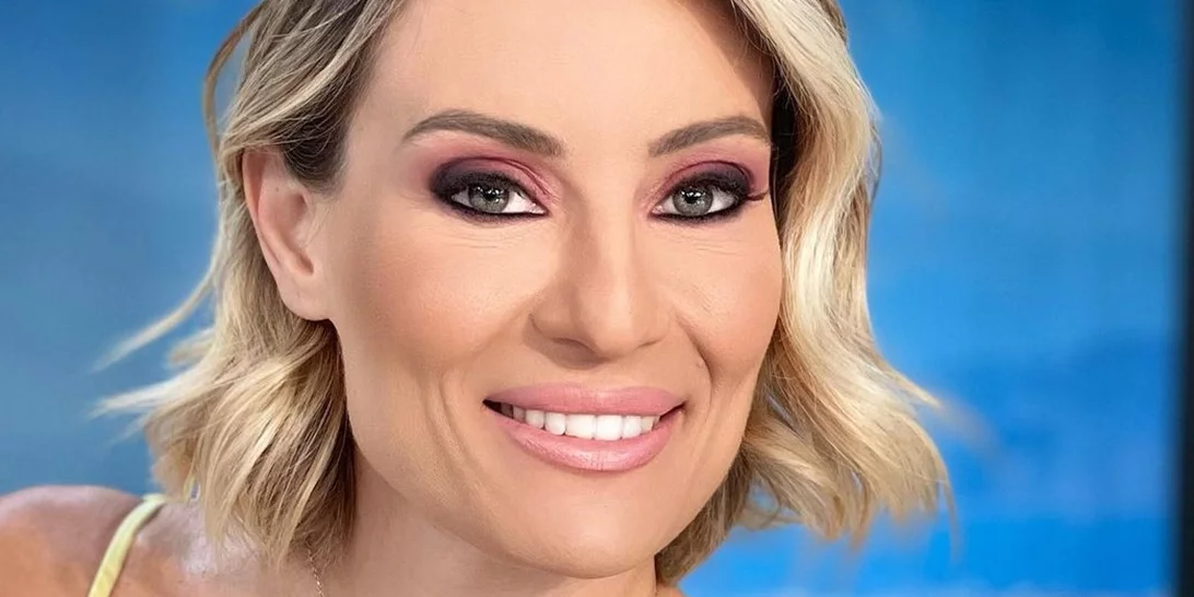 Ελεονώρα Μελέτη | Δείτε την κόρη της, Αλεξάνδρα, να κυκλοφορεί στο σπίτι ντυμένη βασίλισσα