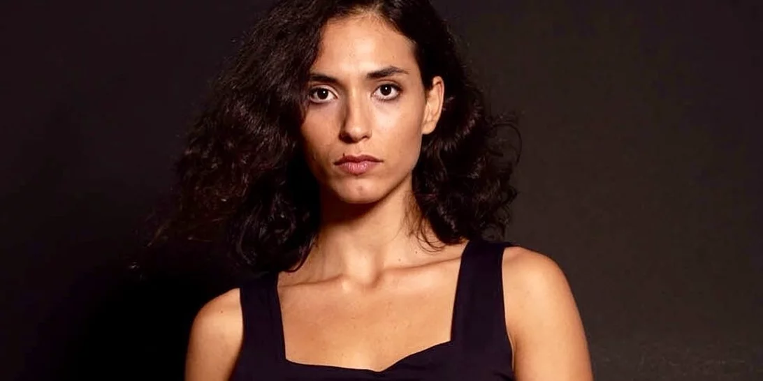 Η Μαρία Χάνου σε μία σπάνια βραδινή έξοδο με τους γονείς της, Ελισάβετ Κωνσταντινίδου και Ταξιάρχη Χάνο