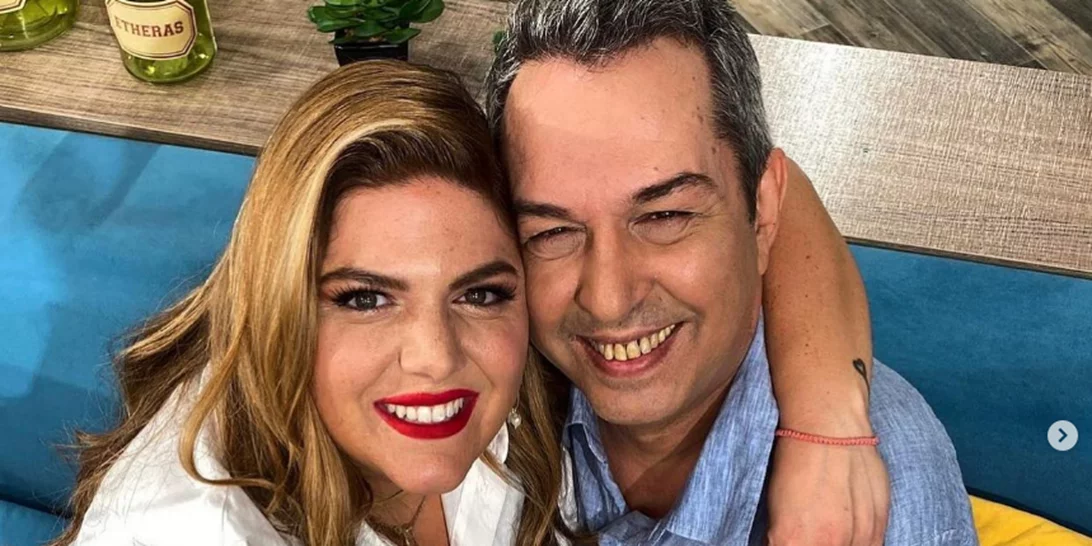 Δανάη Μπάρκα | Κρατάει το χέρι του Χρήστου Χατζηπαναγιώτη μετά το έμφραγμα