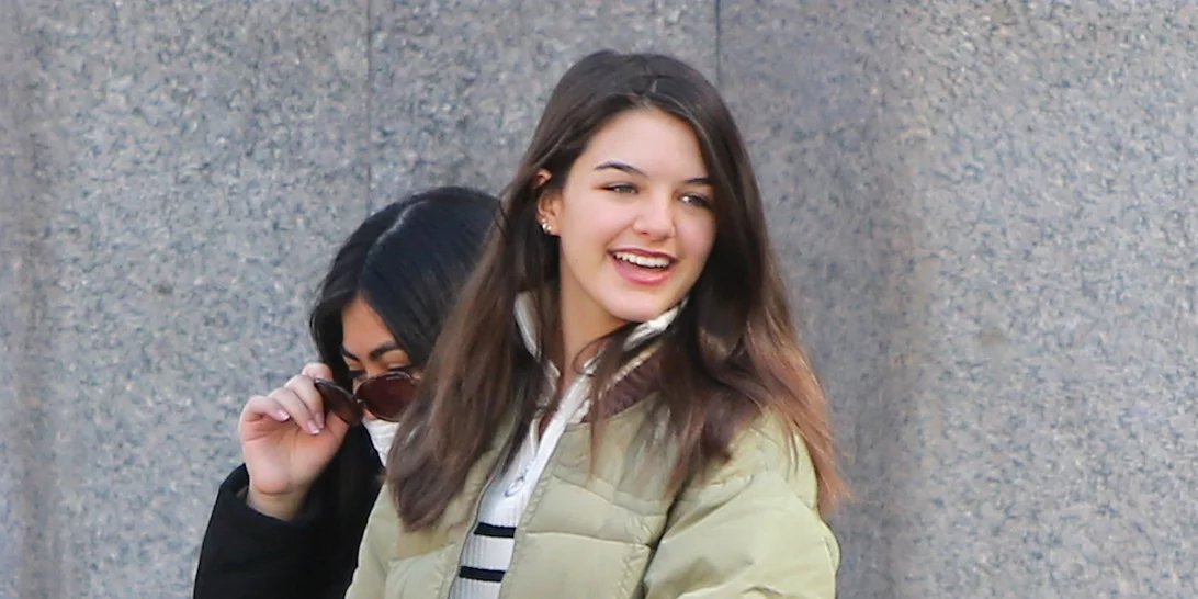 Η Suri Cruise με τα παπούτσια που φοράνε όλα τα κορίτσια... κάθε ηλικίας