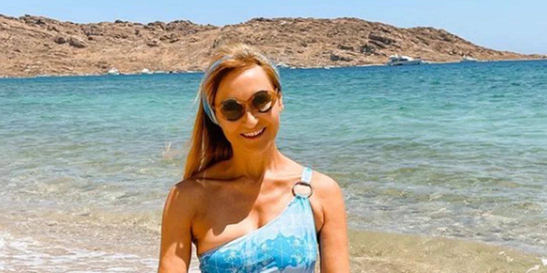 H Μάρα Ζαχαρέα φόρεσε το ψηλόμεσο μαγιό που χαρίζει ύψος