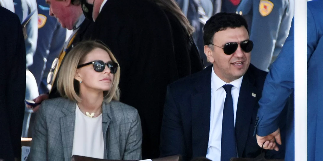 Τζένη Μπαλατσινού - Βασίλης Κικίλιας | Στην στρατιωτική παρέλαση με τον ενός έτους γιο τους (pics)