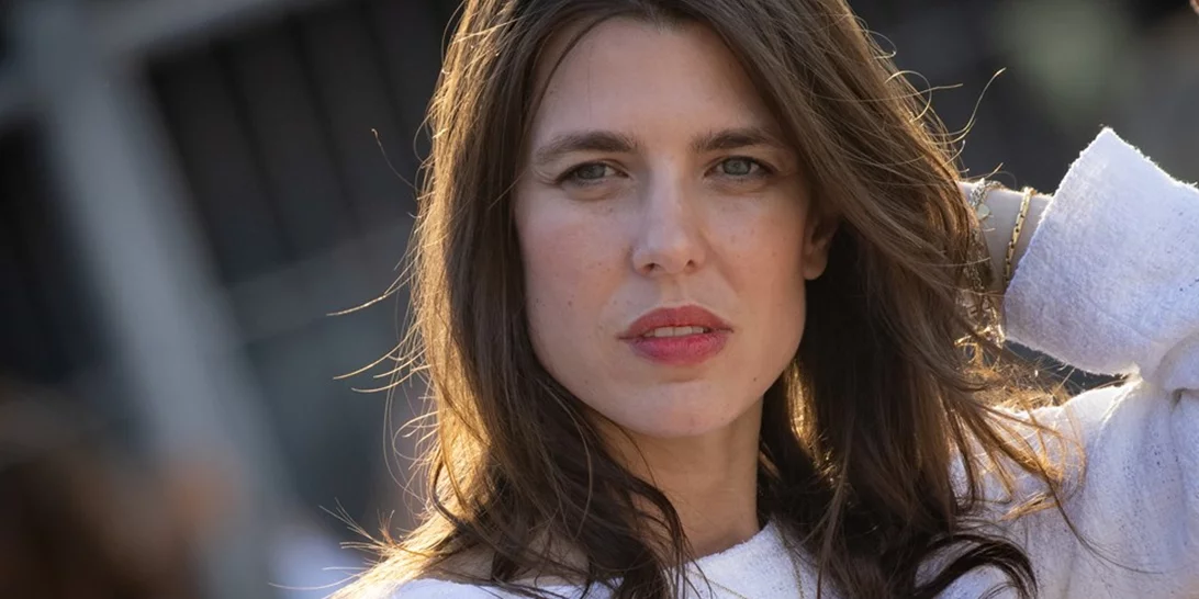 Το φόρεμα που επέλεξε η Charlotte Casiraghi για να γίνει νονά
