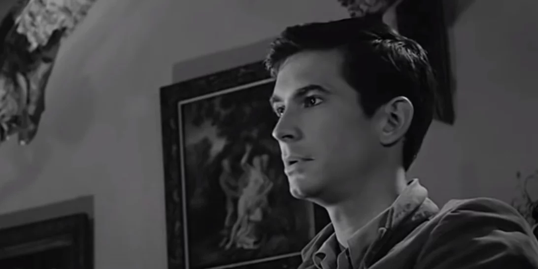 Άντονι Πέρκινς: Κακοποιήθηκε σεξουαλικά από την μητέρα του και υπέστη ηλεκτροσόκ λόγω της ομοφυλοφιλίας του