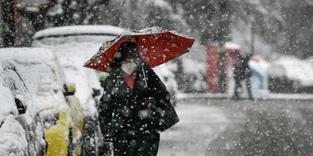Καιρός | Μπαίνει ο χειμώνας την Κυριακή - Σε ποιες περιοχές θα εκδηλωθούν καταιγίδες και χιόνια