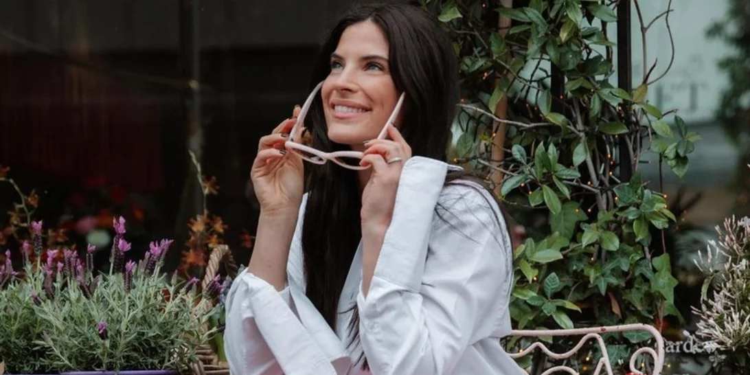 Η Χριστίνα Μπόμπα ντύθηκε νύφη ξανά και περπάτησε στην πασαρέλα πιο εντυπωσιακή από ποτέ