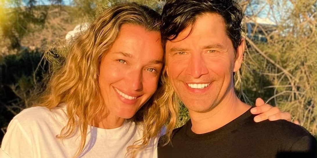 Μαυρισμένοι και πιο ευτυχισμένοι από ποτέ | Η ρομαντική selfie του Σάκη Ρουβά και της Κάτιας Ζυγούλη από την απόδρασή τους στη Μήλο