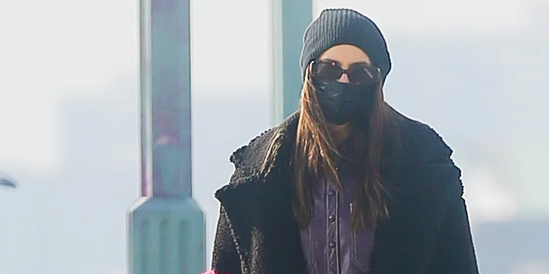 H Irina Shayk φόρεσε το πιο στιλάτο overshirt από τo Mango που κοστίζει λιγότερο από 40 ευρώ