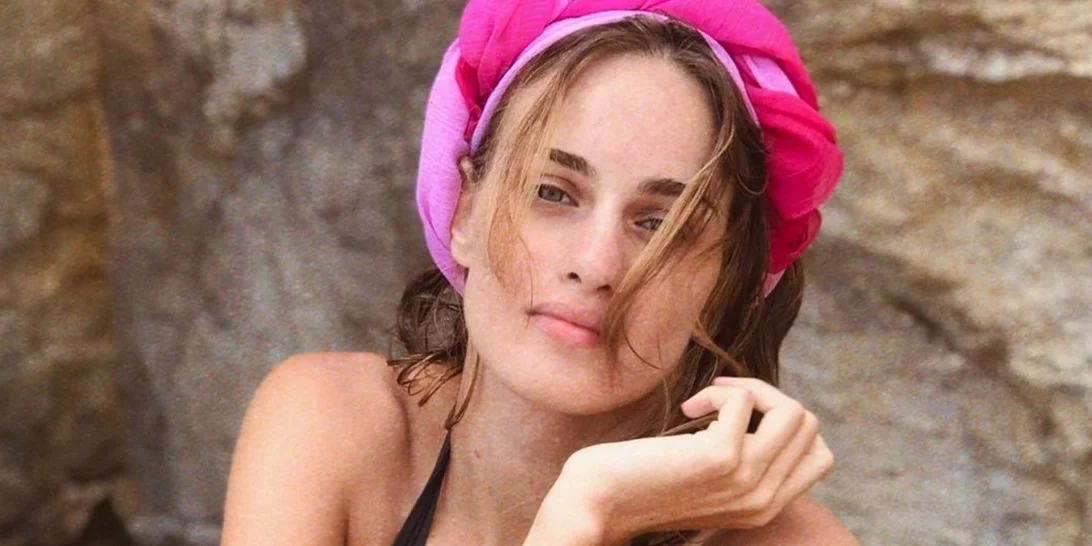 Η Μαρία Βοσκοπούλου στην αγκαλιά των γονιών της 20 ολόκληρα χρόνια πριν | Οι σπάνιες οικογενειακές φωτογραφίες από το 2003