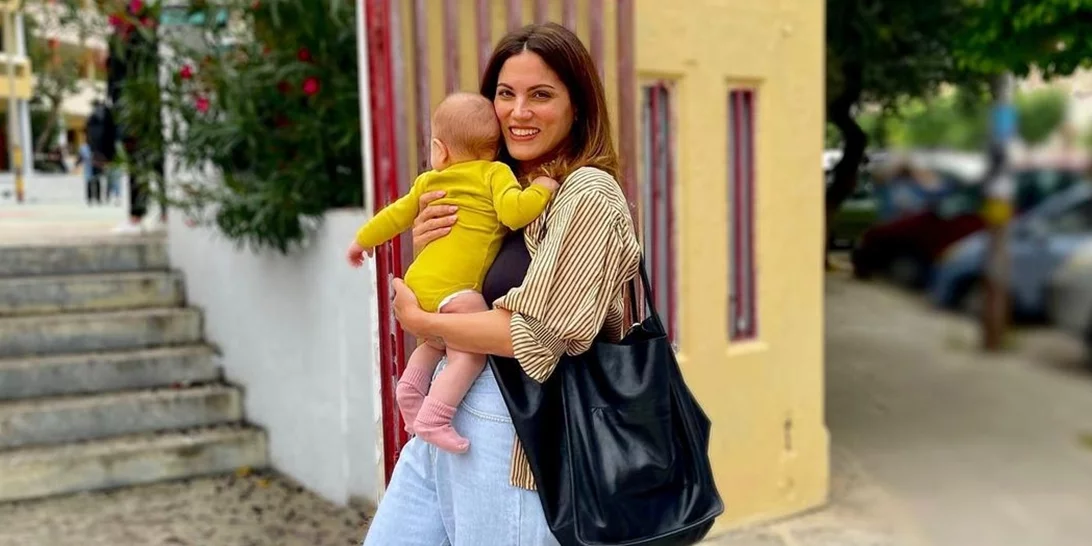 Η Μαίρη Συνατσάκη σε σπάνια δημόσια εμφάνιση με την κόρη της