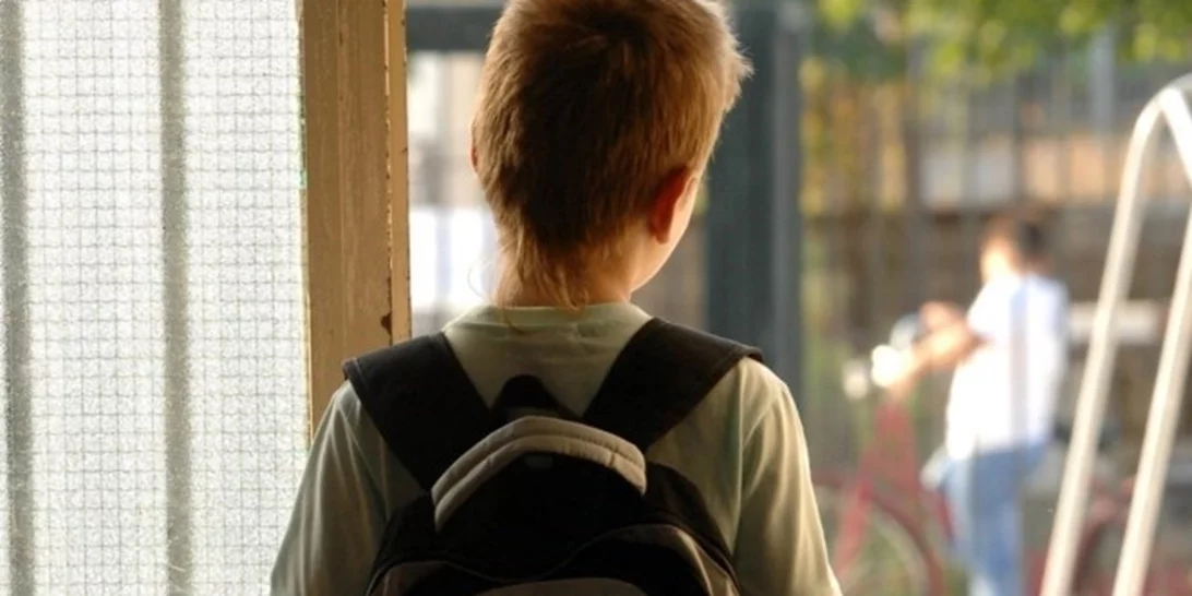 Βόλος | Αγριο μπούλινγκ σε 13χρονο αγόρι από συμμαθητές του - Του κατέβασαν το παντελόνι και το εσώρουχο στο σχολείο