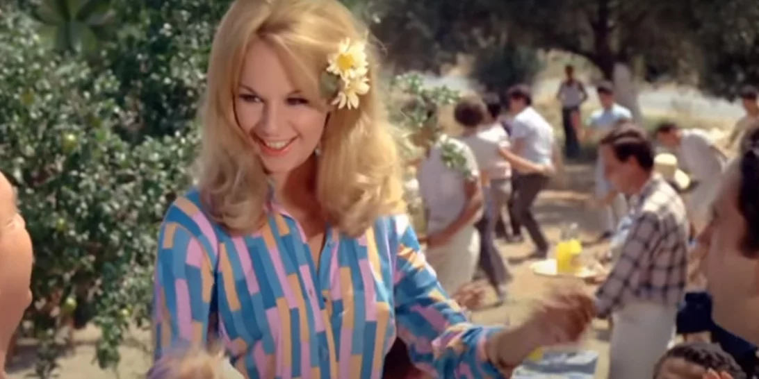 "Η Αλίκη Βουγιουκλάκη άνοιξε το κιμονό και μου έδειξε το στήθος της"