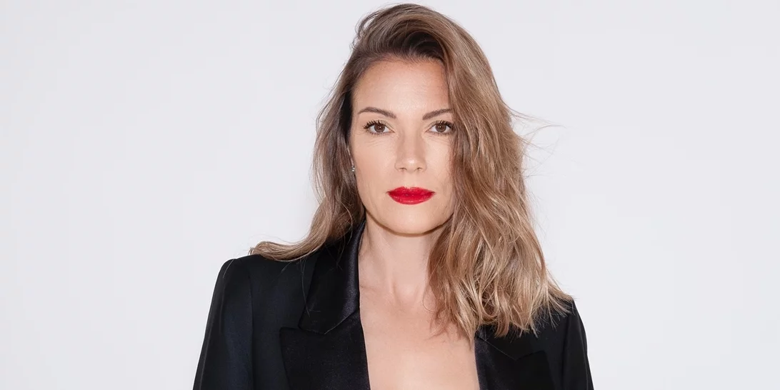 Η Βίκυ Καγιά με το χρώμα μανικιούρ που είναι μεγαλύτερη τάση από το μπορντό