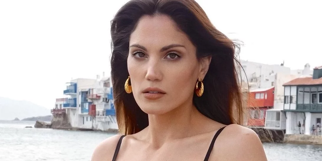 Μαίρη Συνατσάκη | Η έξυπνη πατέντα που έκανε στα παλιά ρούχα της κόρης της μιας που το κρύο την έπιασε απροετοίμαστη