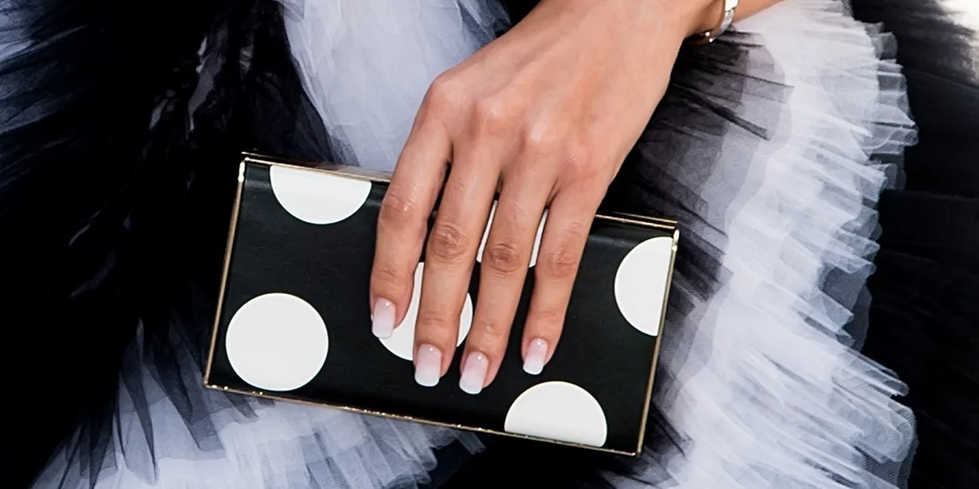 Τα 10 ωραιότερα γαλλικά μανικιούρ των φετινών γιορτών