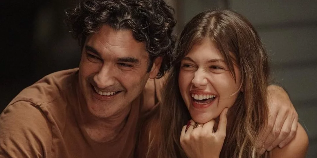 Κλέλια Ανδριολάτου | Σε "meeting" με τον Χριστόφορο Παπακαλιάτη τρώγοντας βάφλα με παγωτό