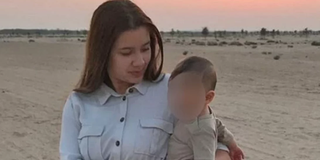 Γλυκά Νερά | Η πρώτη φωτογραφία της μικρής Λυδίας δύο χρόνια μετά τη δολοφονία της μητέρας της, Καρολάιν Κράουτς