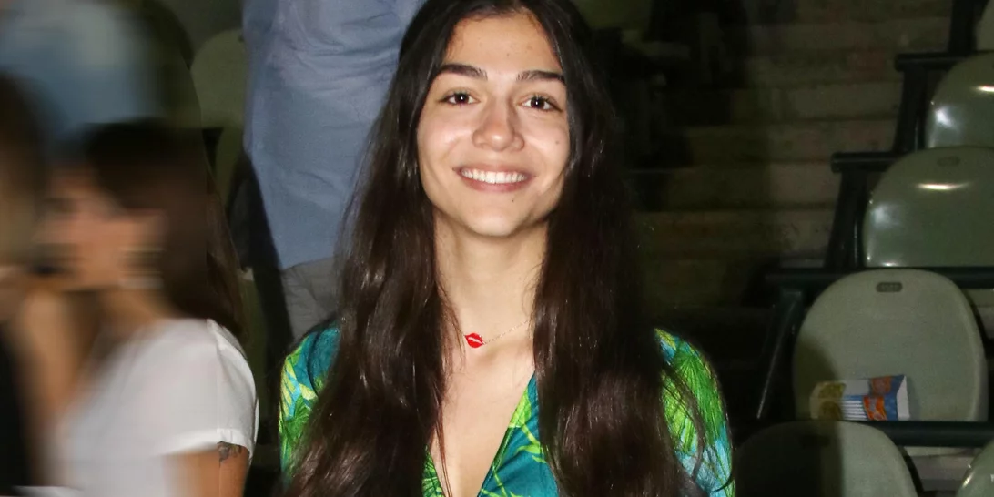 Η Μελίνα Νικολαΐδη με leopard φόρεμα από τη συλλογή της Μαρίας Μπακοδήμου | Κομψό και "in fashion"