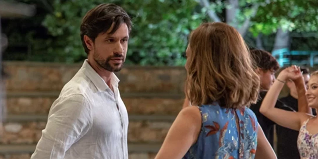 Celebrity News | Η φωτογραφία από τα γυρίσματα του "Σασμού", η "καυτή" Ιωάννα Μαλέσκου και ο γυμνός Αντίνοος Αλμπάνης