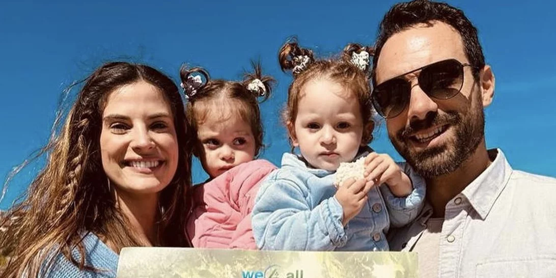 Η Χριστίνα Μπόμπα ετοίμασε μαζί με τις δίδυμες, Αριάνα και Φιλίππα, το πιο γλυκό πάρτι γενεθλίων στον Σάκη Τανιμανίδη