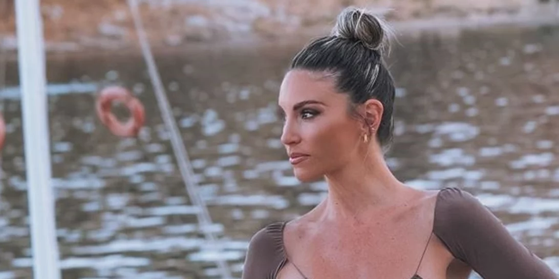 Νέα μαλλιά για την Αθηνά Οικονομάκου | Η αλλαγή που έκανε μετά τις διακοπές