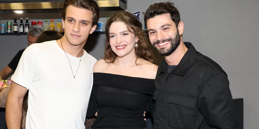 Reunion για τη "Μεταξία" και τον "Τζαννή" από τη "Μάγισσα" | Η κοινή εμφάνιση στην πρεμιέρα συμπρωταγωνιστή τους