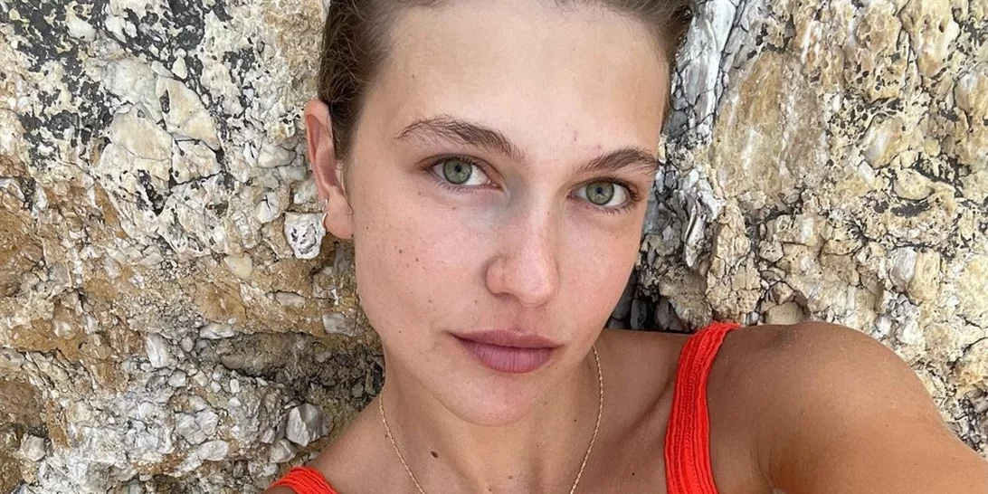 Η Κλέλια Ανδριολάτου πήγε για μπάνιο στη θάλασσα με τη Μαρία Καβογιάννη και δημοσίευσε την πιο "παπακαλιάτικη" φωτογραφία