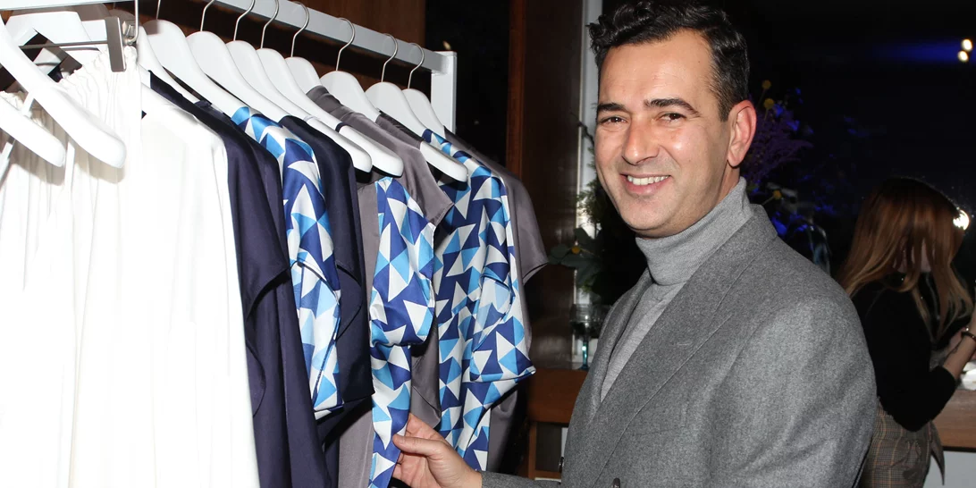 Άγγελος Μπράτης | Η πρωτότυπη καμπάνια με μοντέλα τη μητέρα του και τις φίλες της από το χωριό