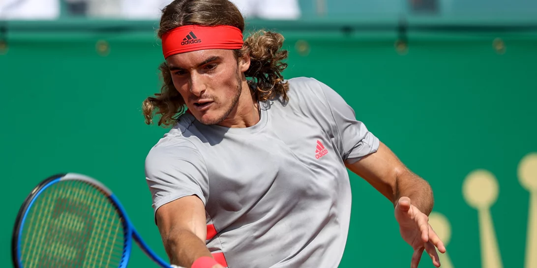 Στέφανος Τσιτσιπάς | Μας ξεναγεί στο πολυτελές νεοκλασικό του στο Παρίσι και στην απίστευτη συλλογή του από αθλητικά παπούτσια