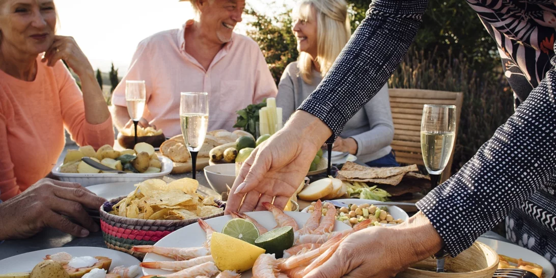 Ο μεσογειακός τρόπος ζωής και όχι μόνο η διατροφή, μειώνει τον κίνδυνο πρόωρου θανάτου
