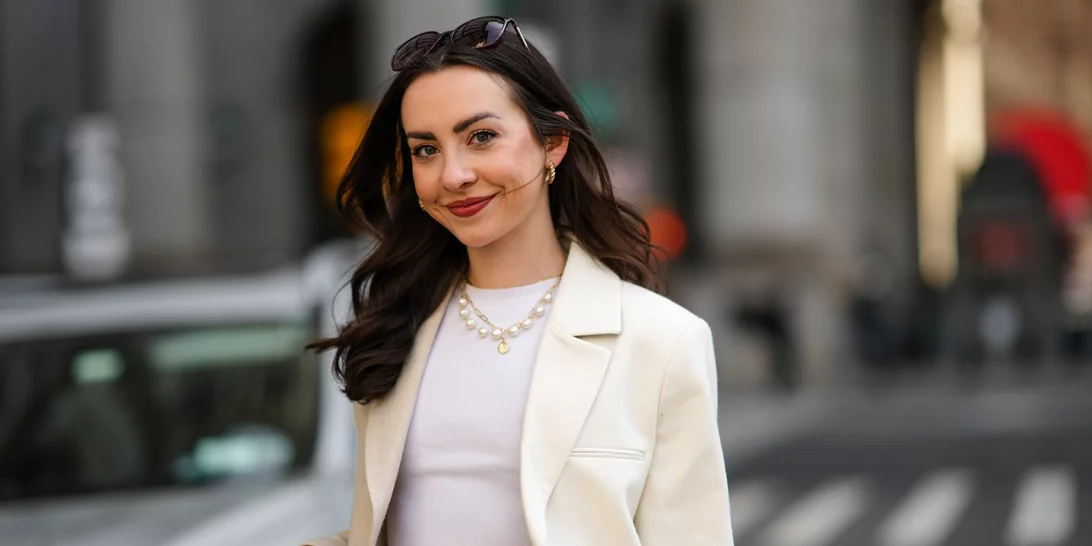 Τα μολύβια ματιών που φωτίζουν υπέροχα τα καστανά μάτια