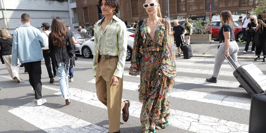 Παριζιάνες vs Μιλανέζες | Τι φοράνε αυτή την εποχή οι πιο κομψές γυναίκες του πλανήτη