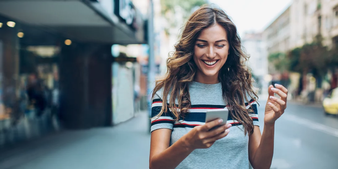 Editorial | Publisher's Notes: Scrolling εμμονές, εντελώς περιττές