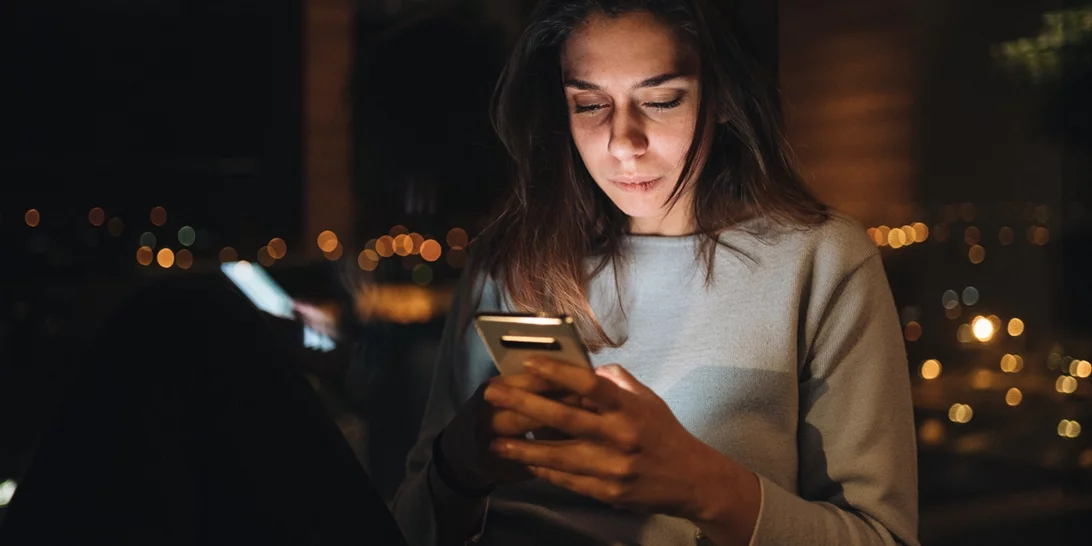 Ενδοοικογενειακή βία | Τρεις γυναίκες την ημέρα πατούν το κουμπί πανικού