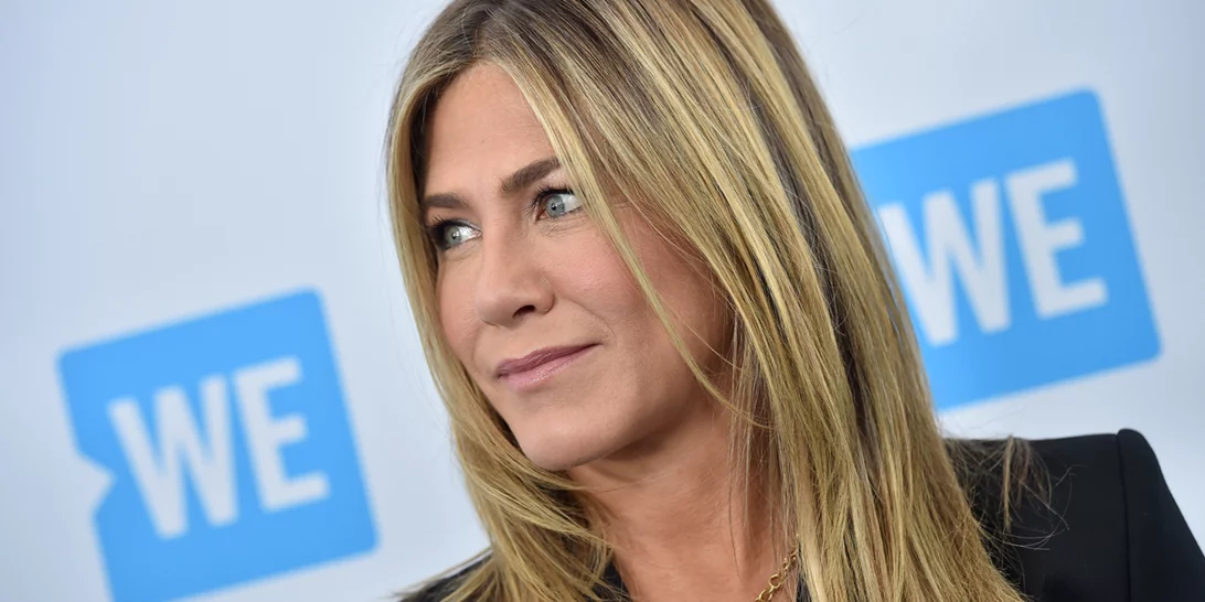 Fake a Face Lift | 5 hair tricks για ένα πιο ανορθωμένο και νεανικό πρόσωπο